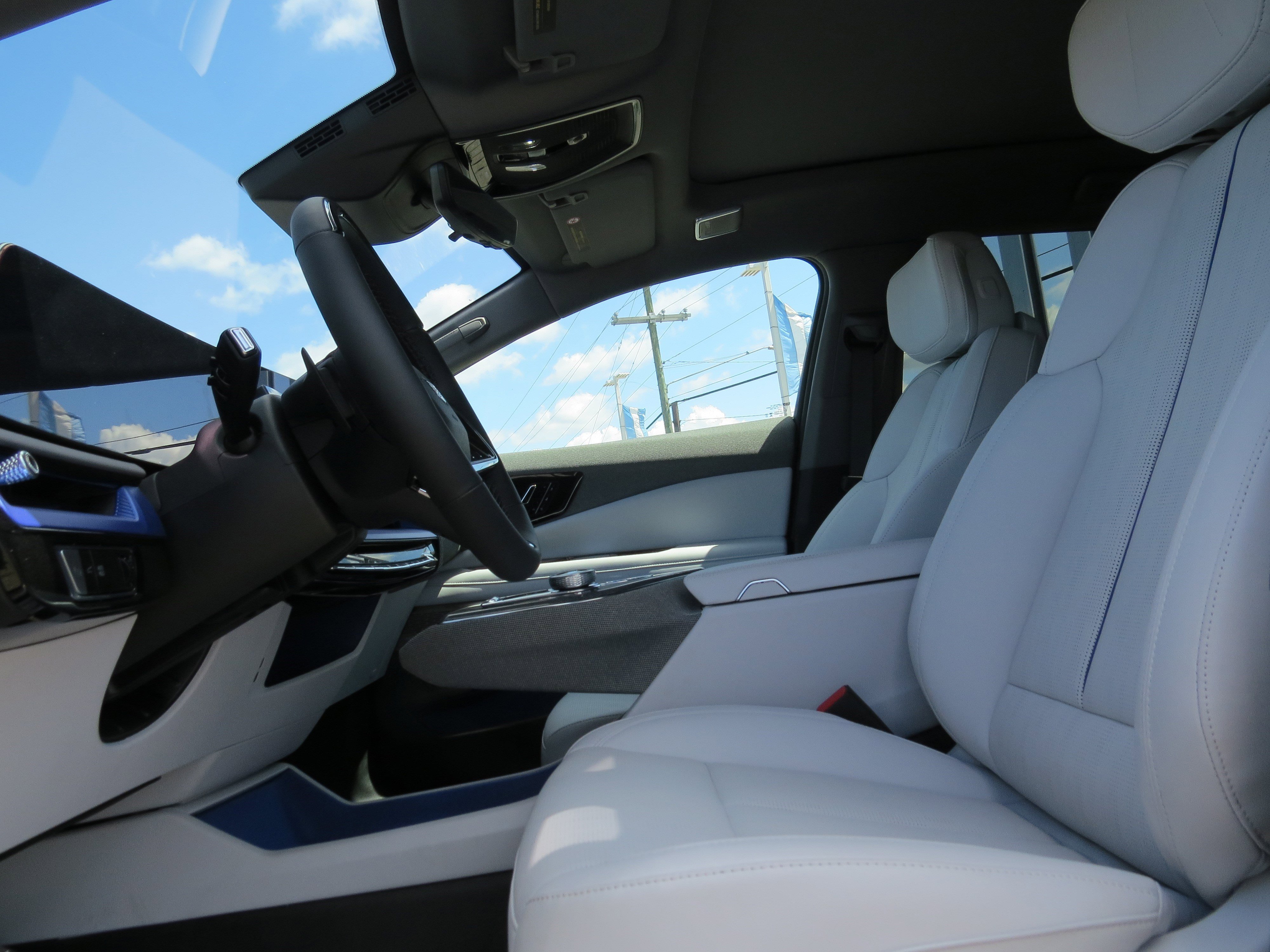 New 2025 Cadillac Optiq Sport 2 w/ LPO, Floor Liner Package image 16