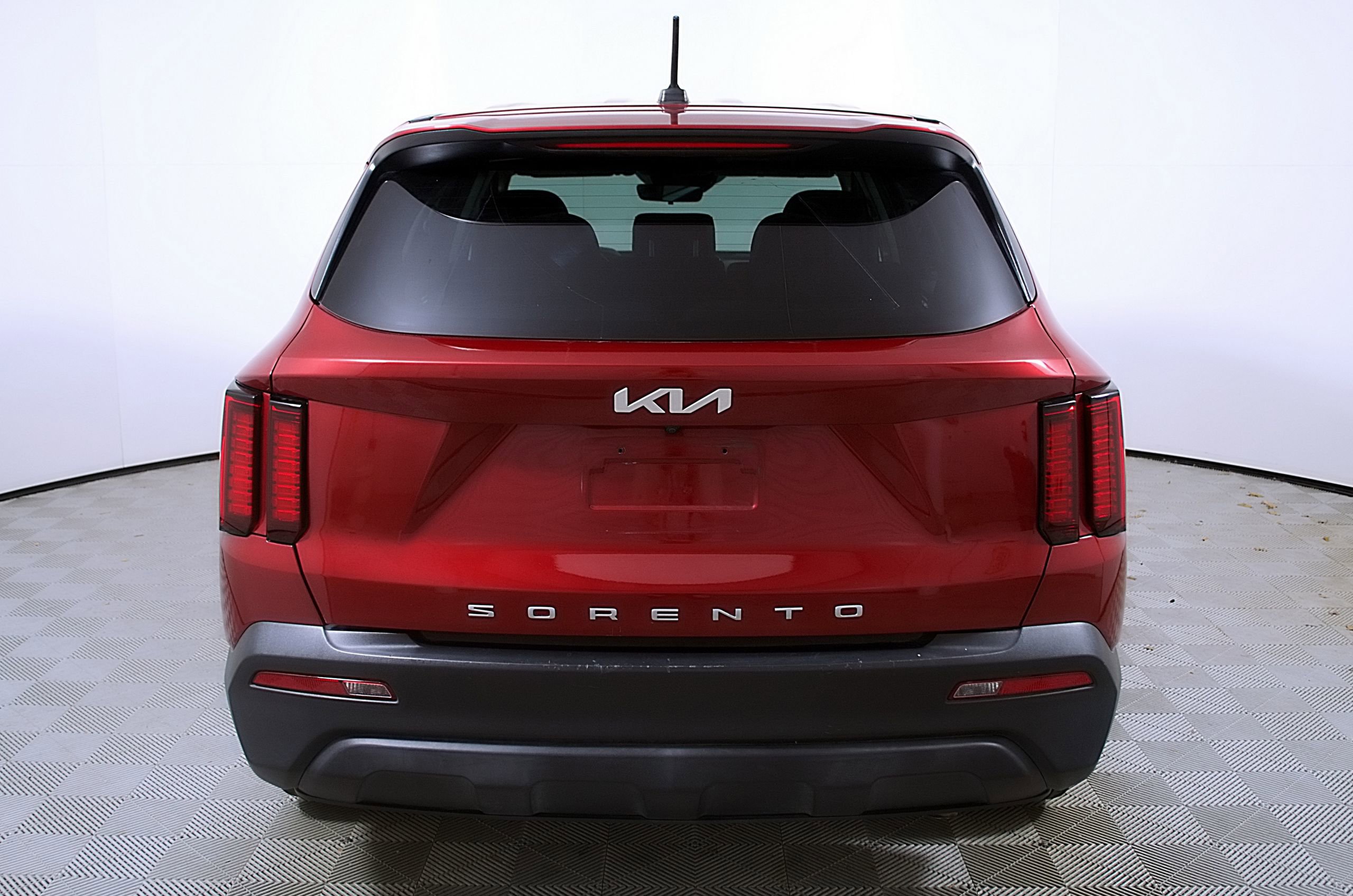 Used 2022 Kia Sorento LX image 8