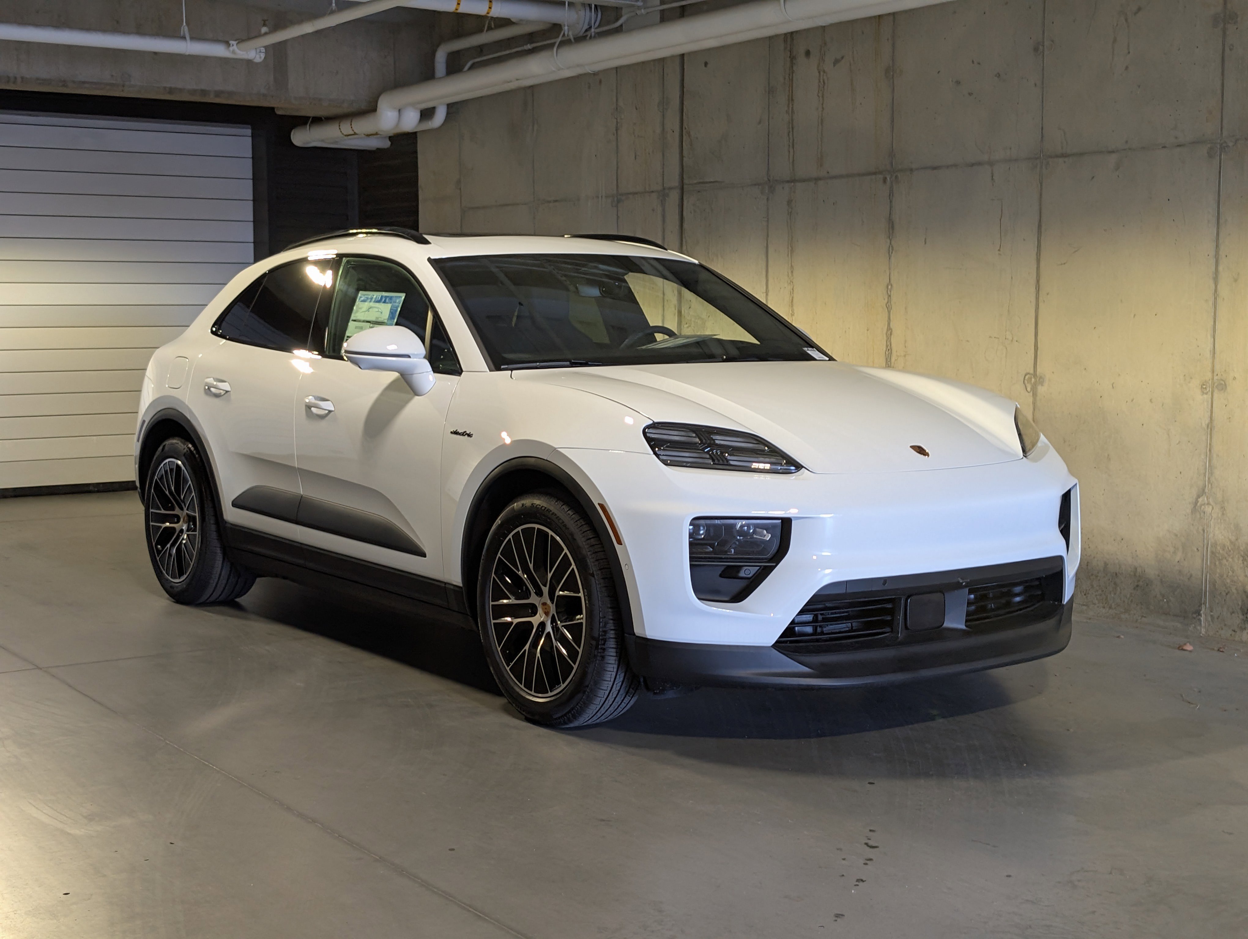 New 2026 Porsche Macan 4 Electric image 11
