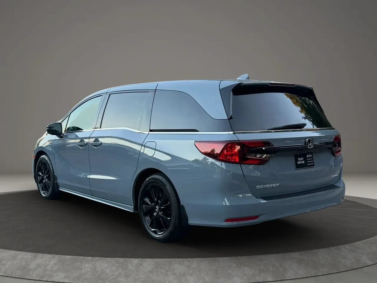 Used 2024 Honda Odyssey Sport image 6