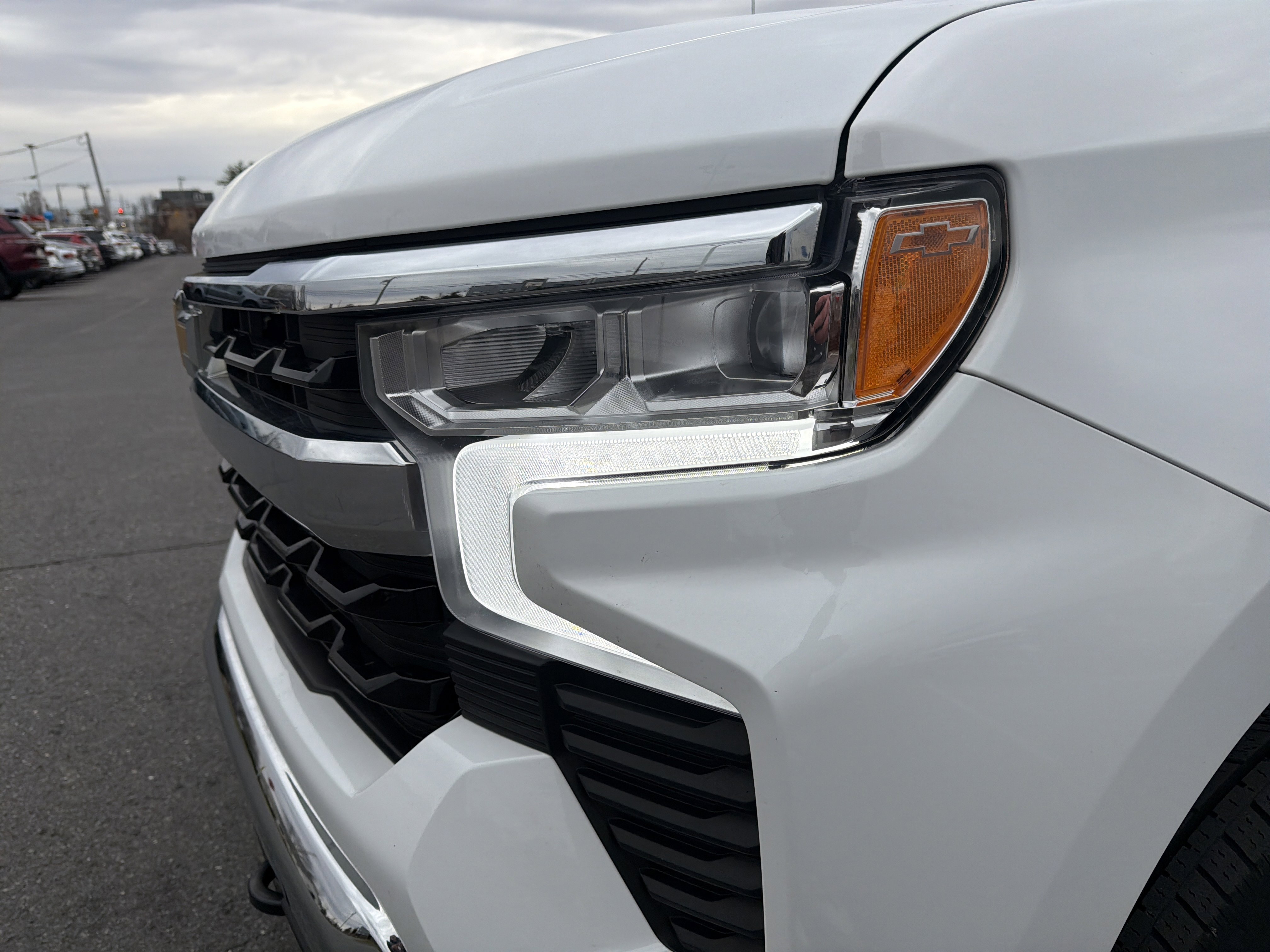 Used 2025 Chevrolet Silverado 1500 LT image 10