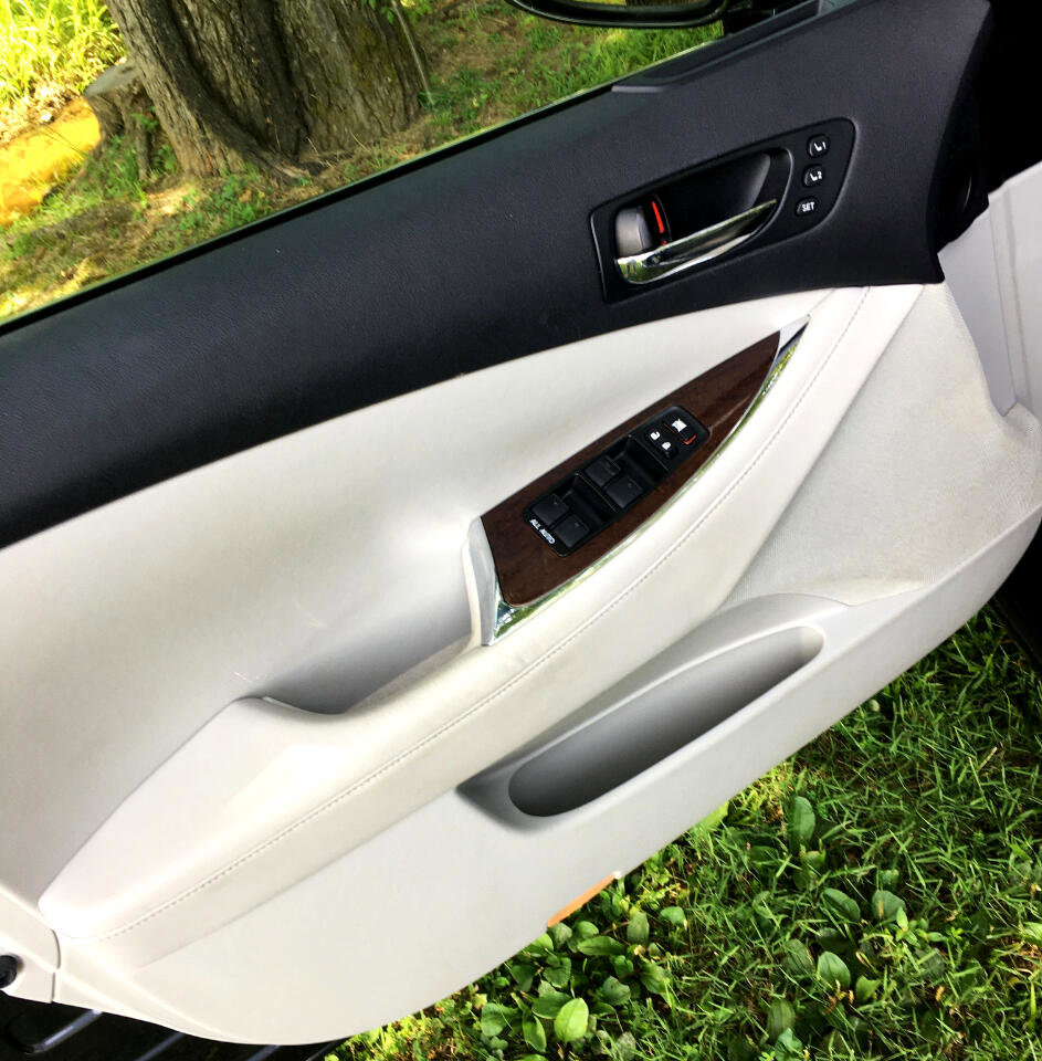 Used 2011 Lexus ES 350 image 9