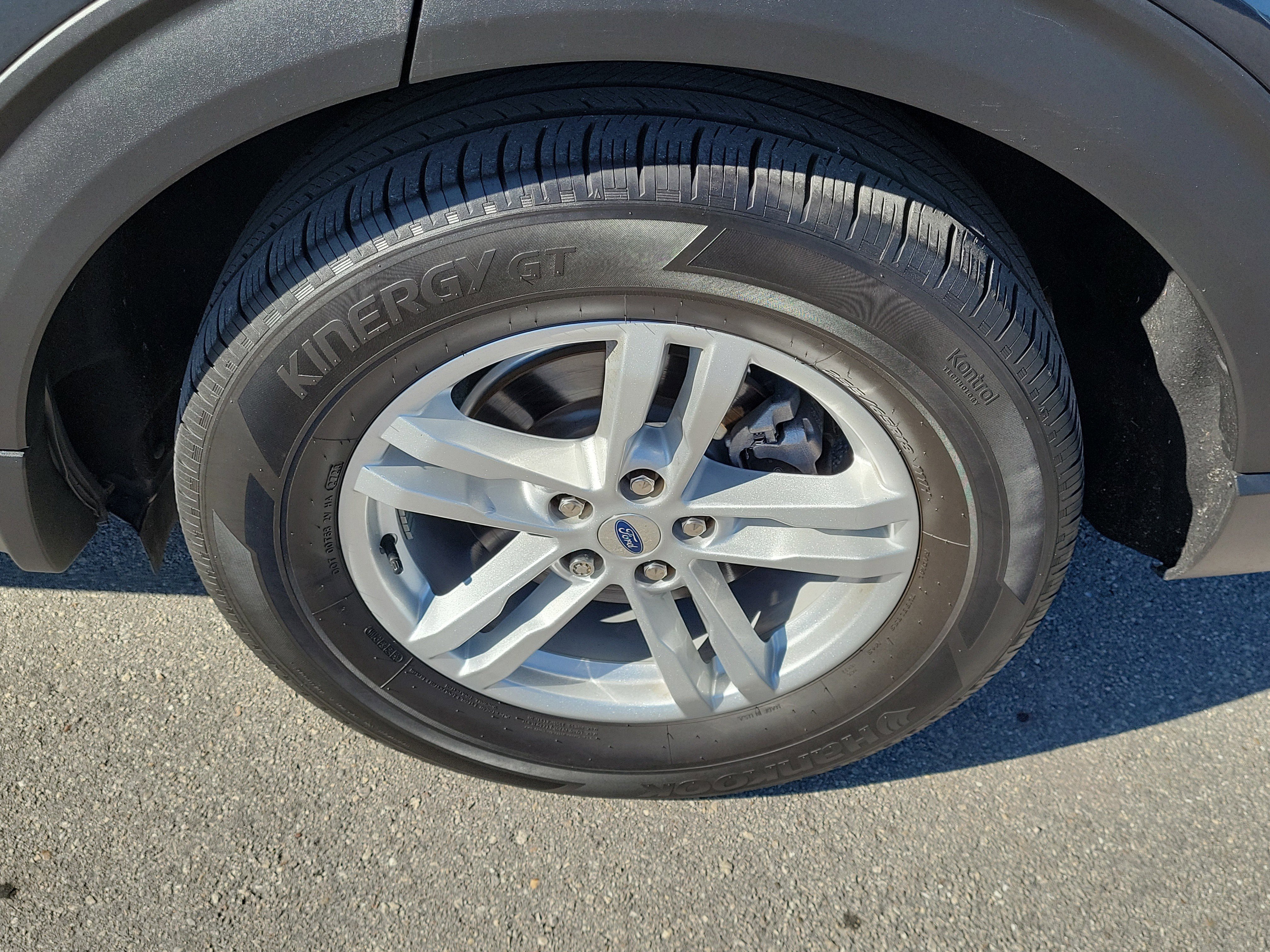 Used 2023 Ford Explorer XLT image 28