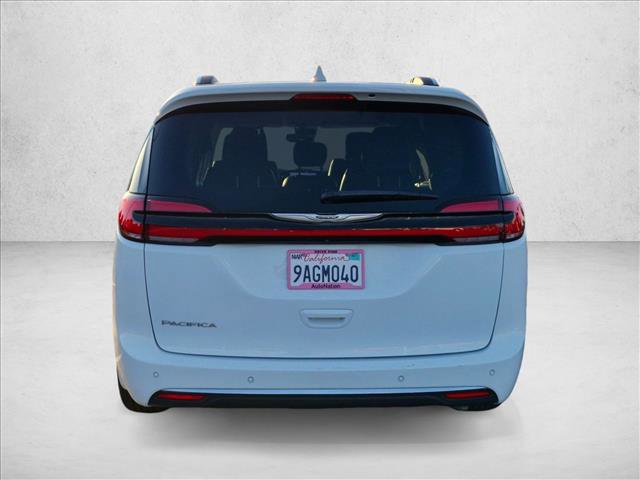 Used 2021 Chrysler Pacifica Touring-L w/ Uconnect Theater Family Group FWD image 7