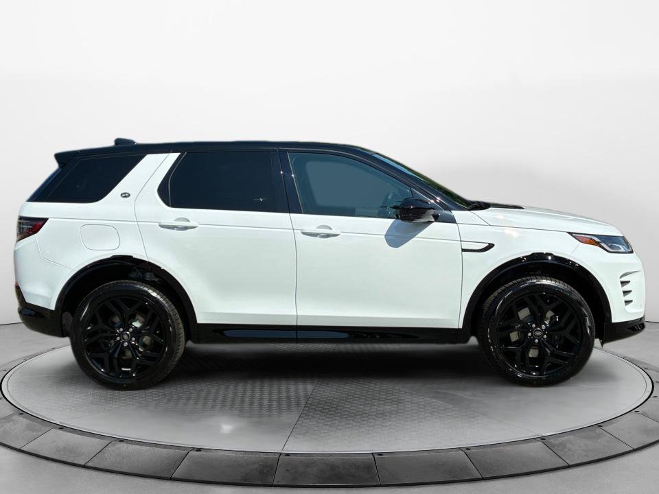 New 2026 Land Rover Discovery Sport Landmark AWD/4WD image 8
