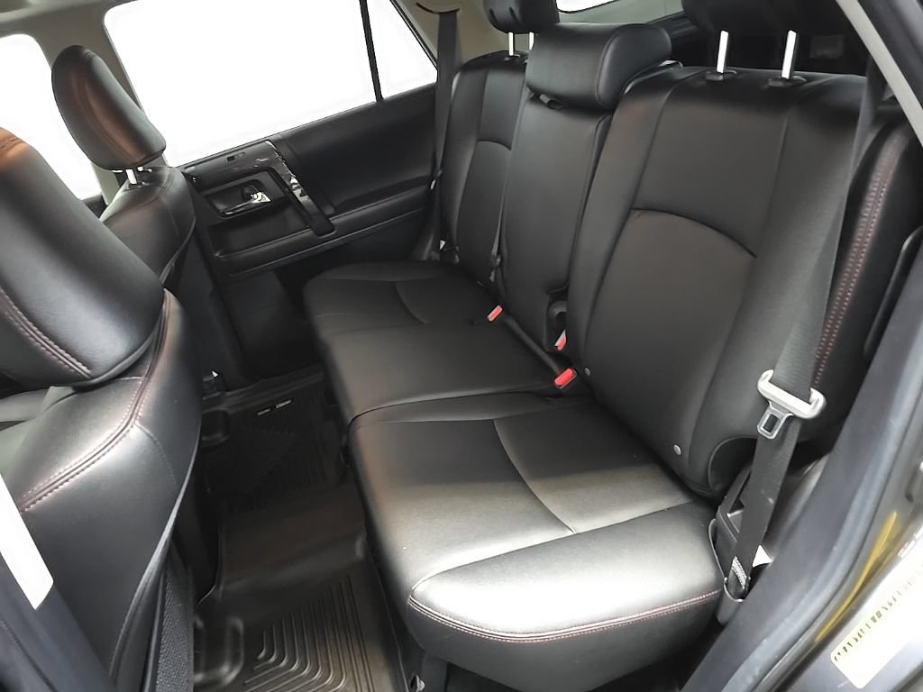 Used 2021 Toyota 4Runner TRD Off-Road Premium w/ Moonroof Package AWD/4WD image 32