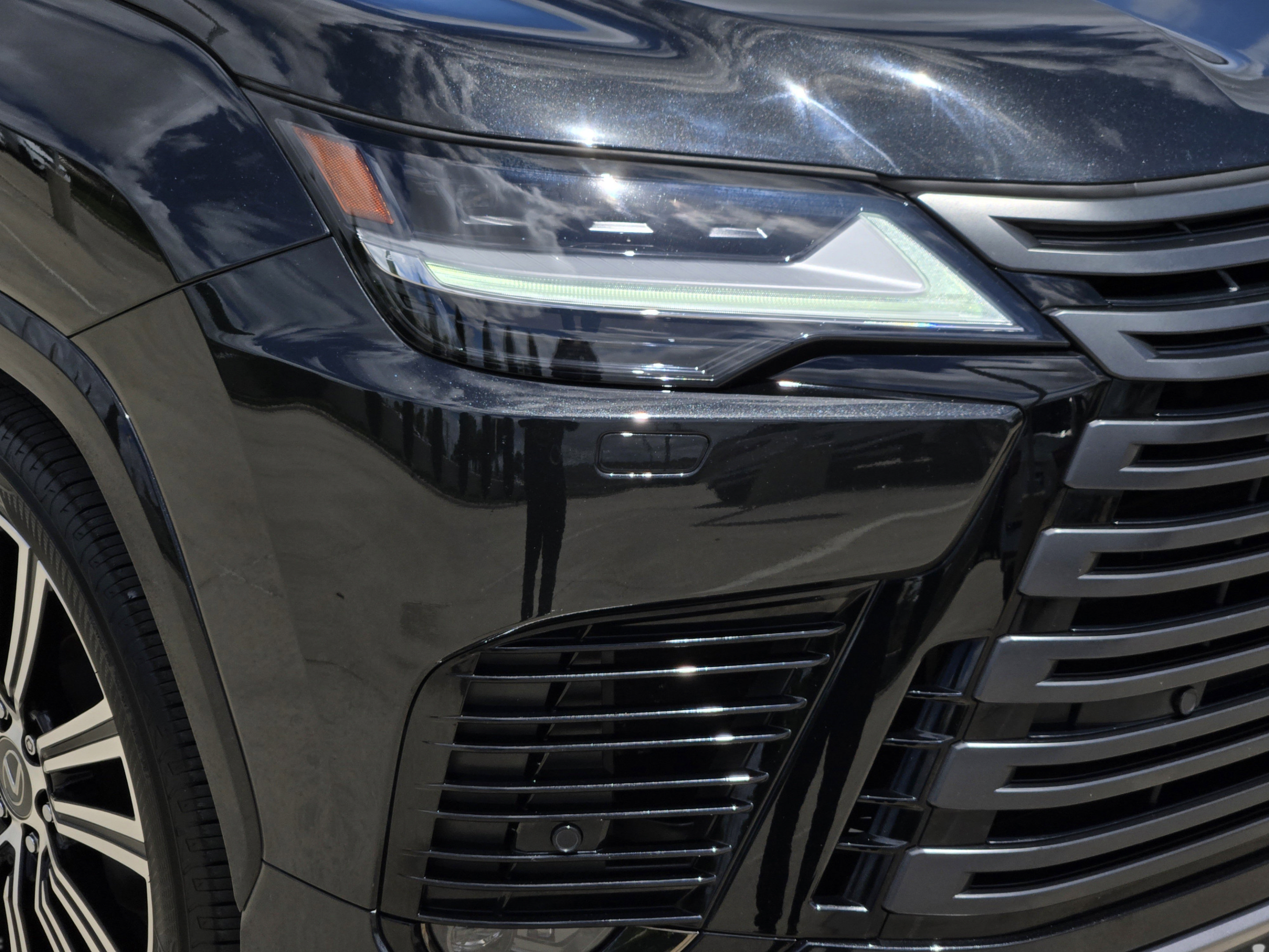Used 2023 Lexus LX 600 4WD w/ Appearance Package image 38