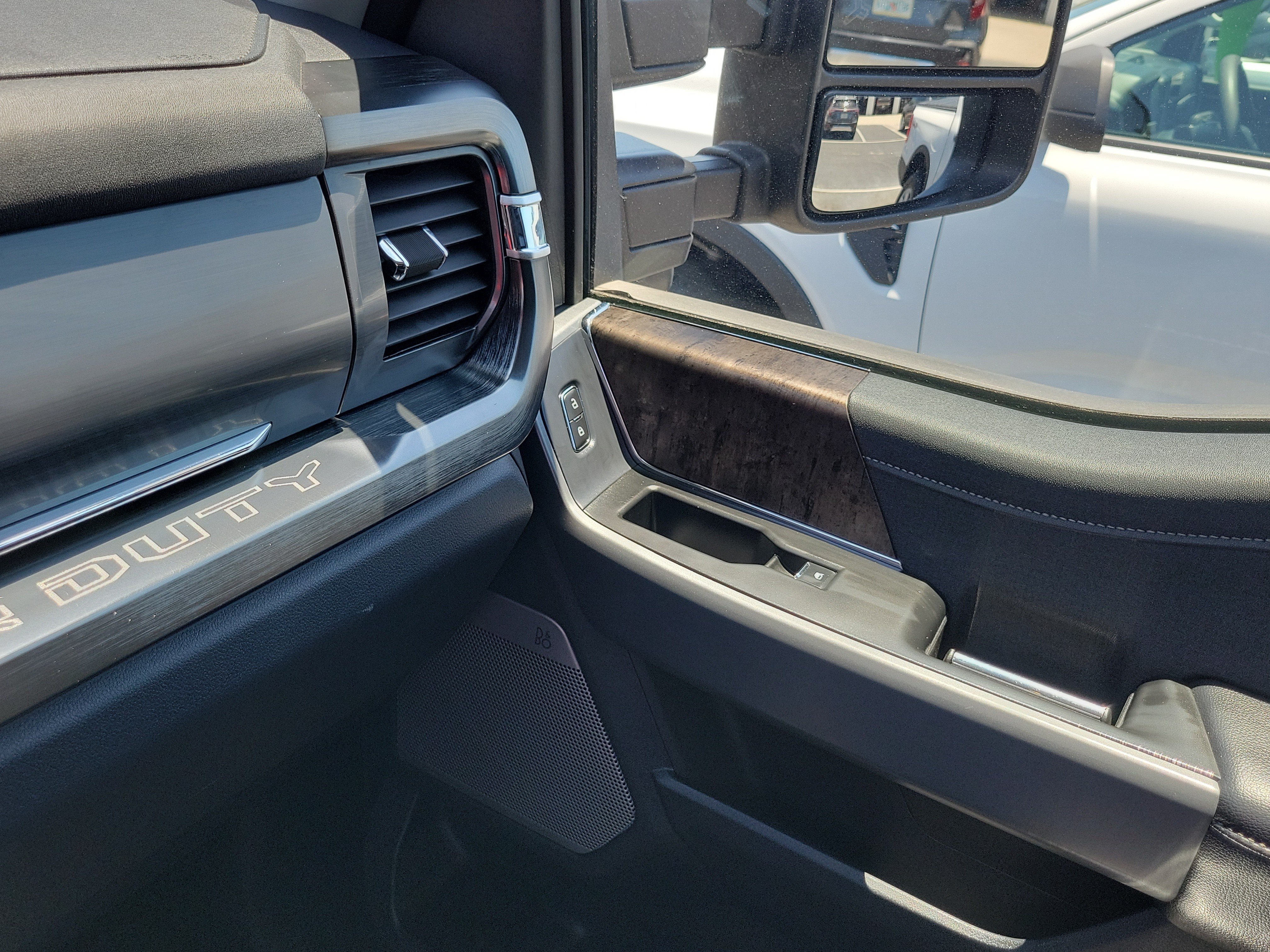 Used 2024 Ford F250 Lariat w/ Lariat Ultimate Package AWD/4WD image 27
