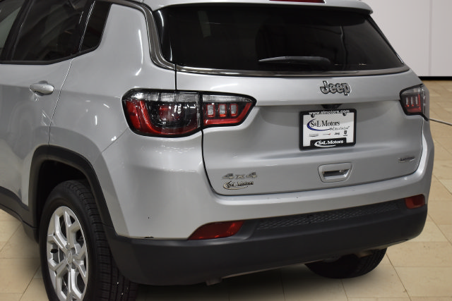 Certified 2024 Jeep Compass Latitude AWD/4WD image 34