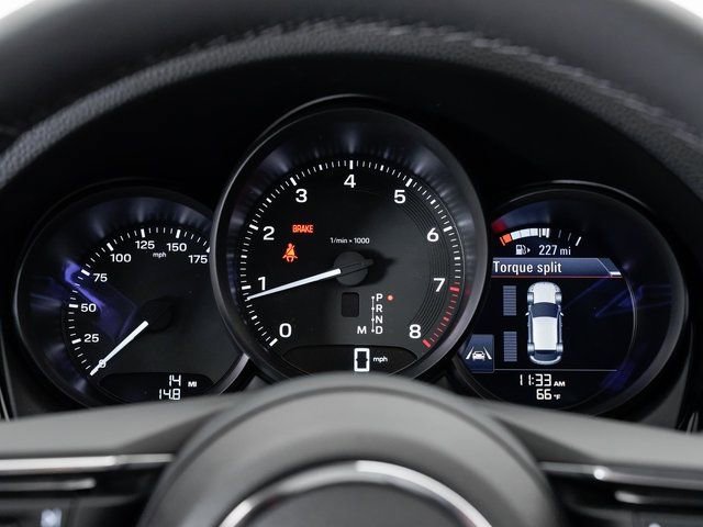 Certified 2025 Porsche Macan image 16