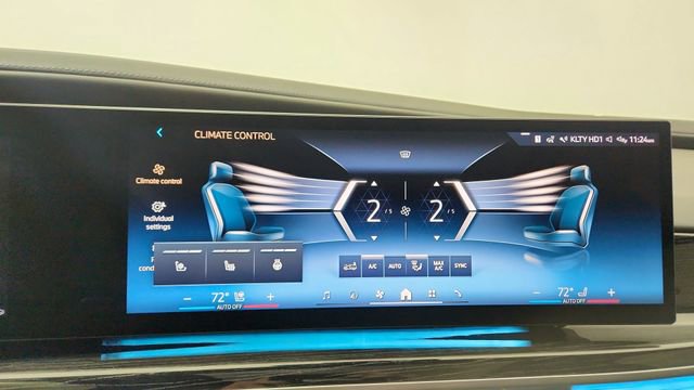 Used 2024 BMW 740i xDrive w/ Premium Package image 54