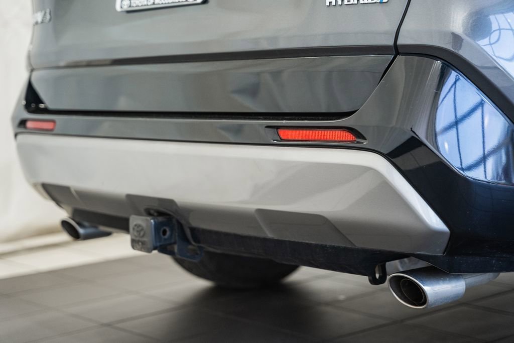 Used 2022 Toyota RAV4 SE w/ Convenience Package image 8