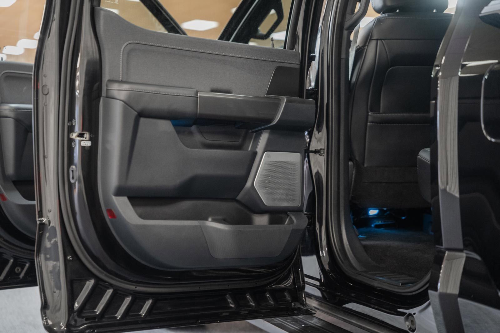 Certified 2022 Ford F150 Lariat w/ Equipment Group 502A High image 43