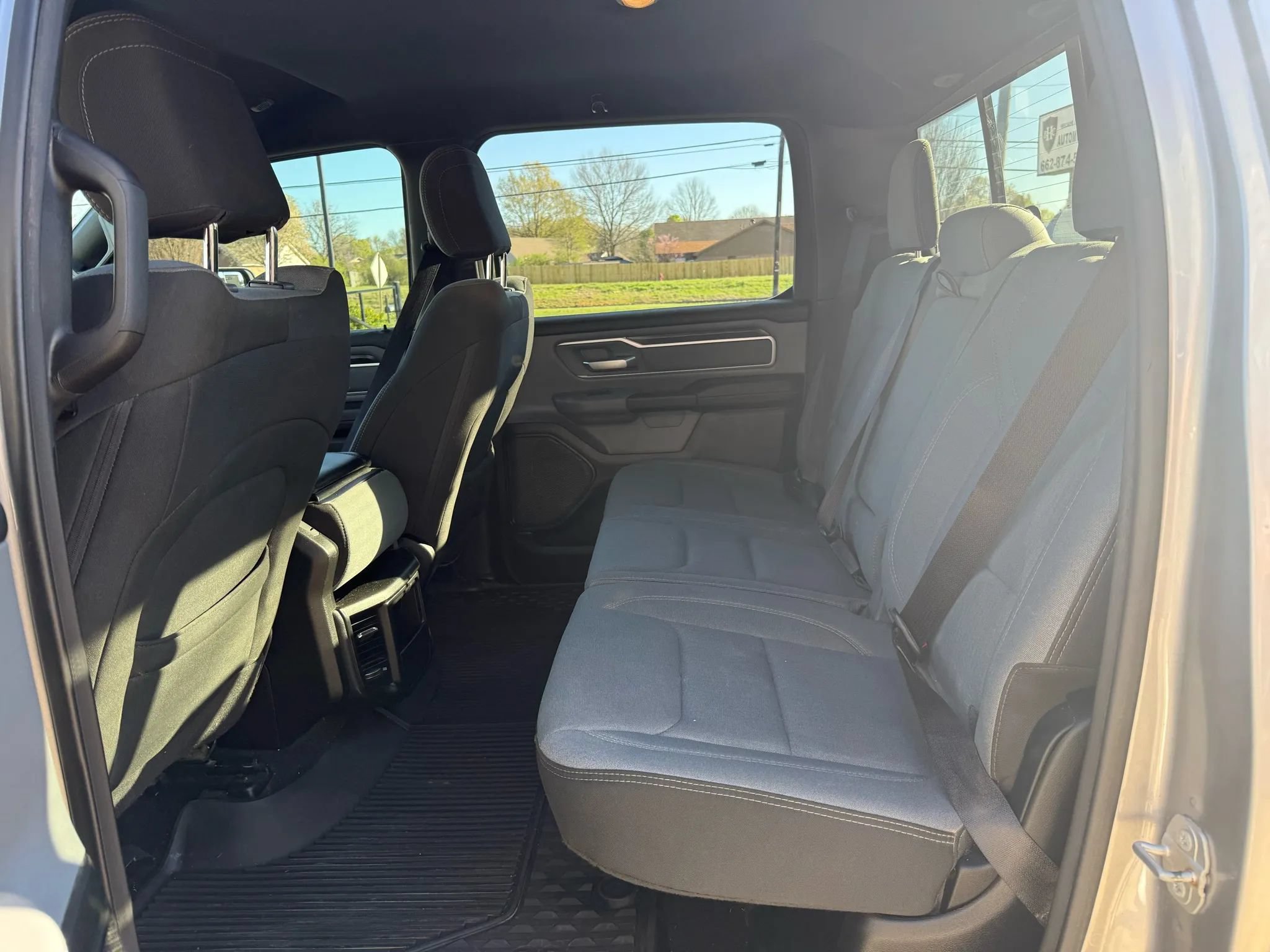 Used 2022 RAM 1500 4x4 Crew Cab image 15