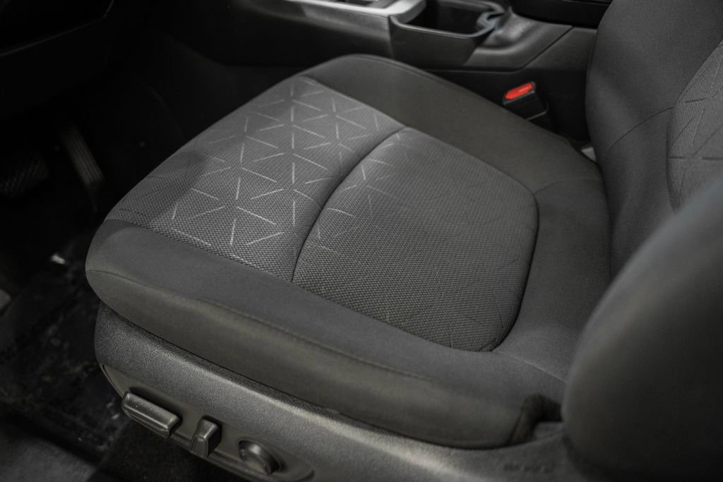 Used 2022 Toyota RAV4 XLE image 29