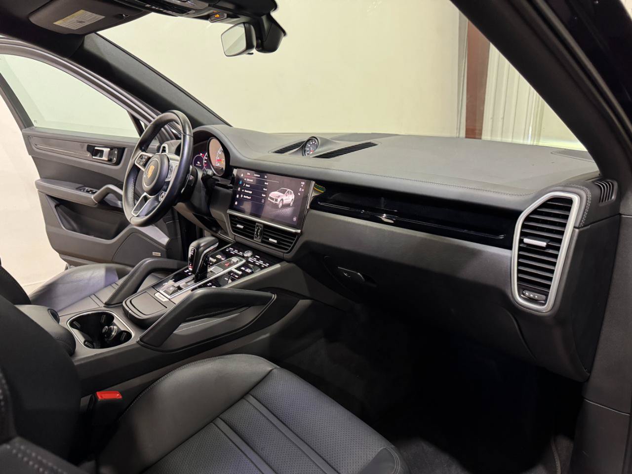 Used 2022 Porsche Cayenne Coupe AWD/4WD image 10