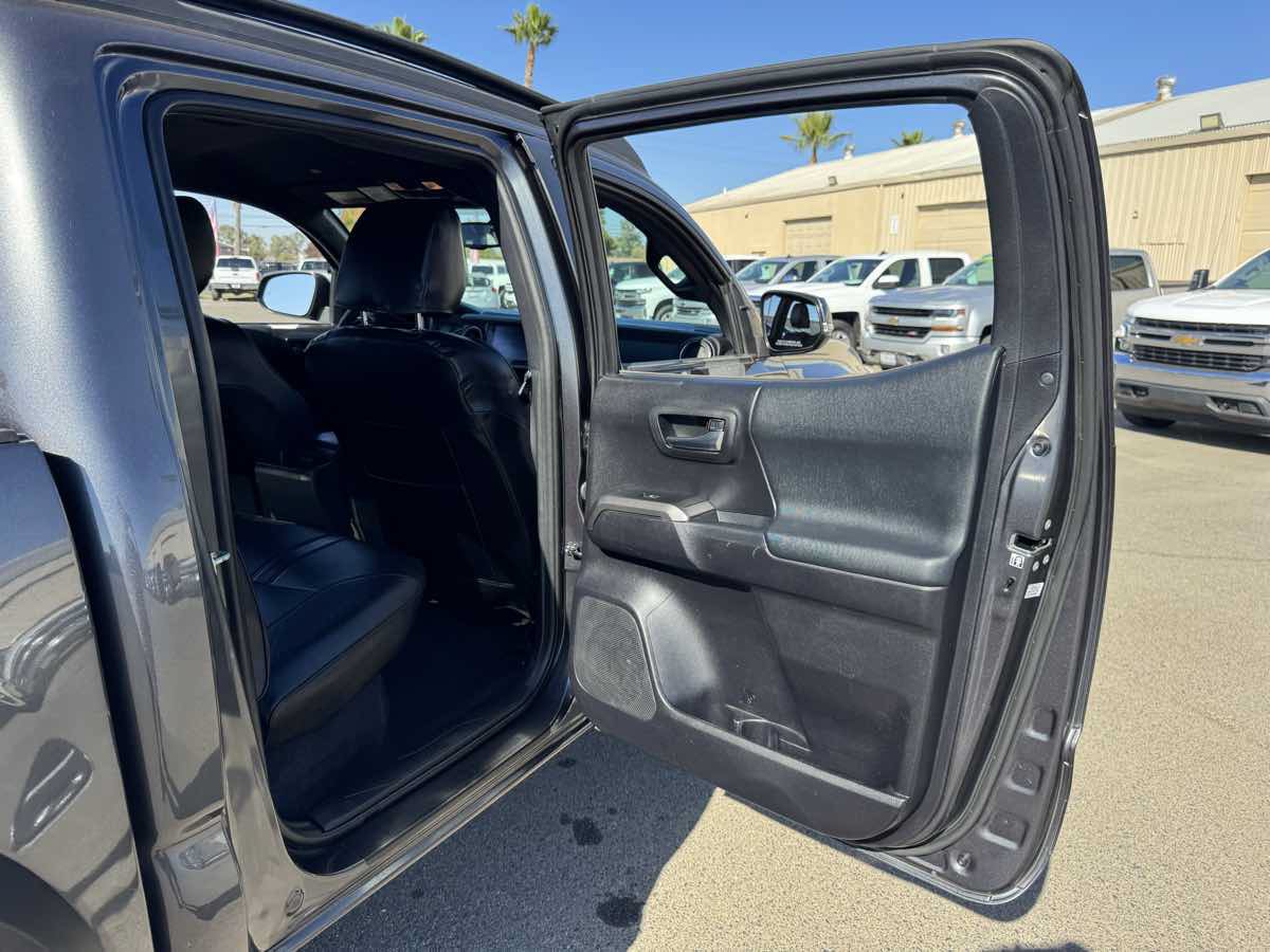Used 2020 Toyota Tacoma TRD Off-Road w/ Technology Package AWD/4WD image 20