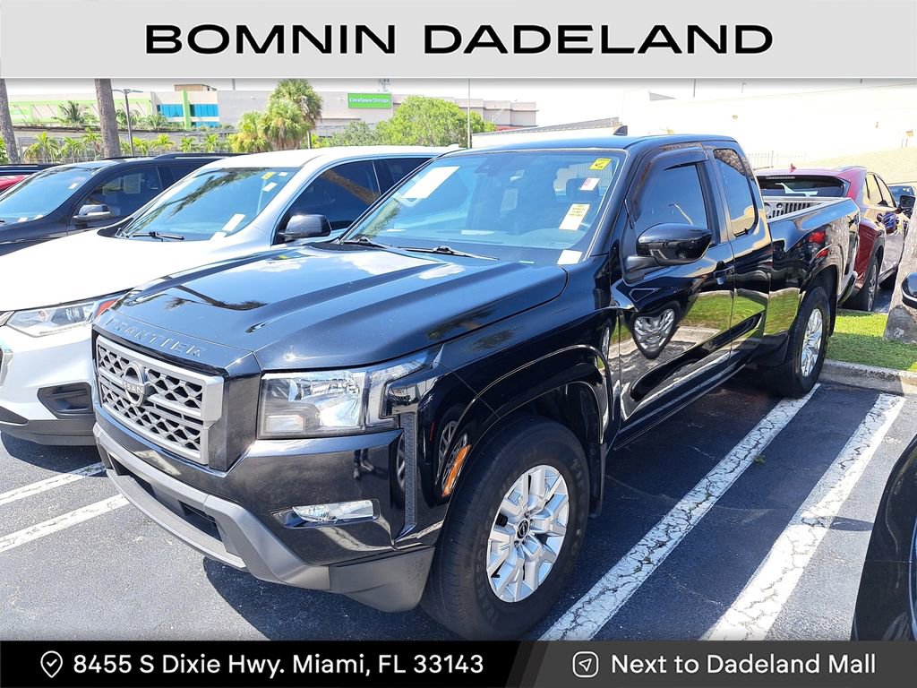 Used 2022 Nissan Frontier SV image 2