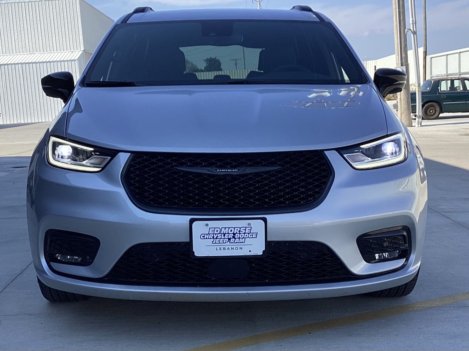 Used 2026 Chrysler Pacifica Select w/ S Appearance Package FWD image 2