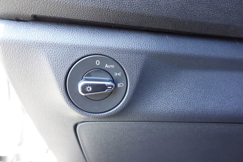 Used 2023 Volkswagen Jetta Sport image 16