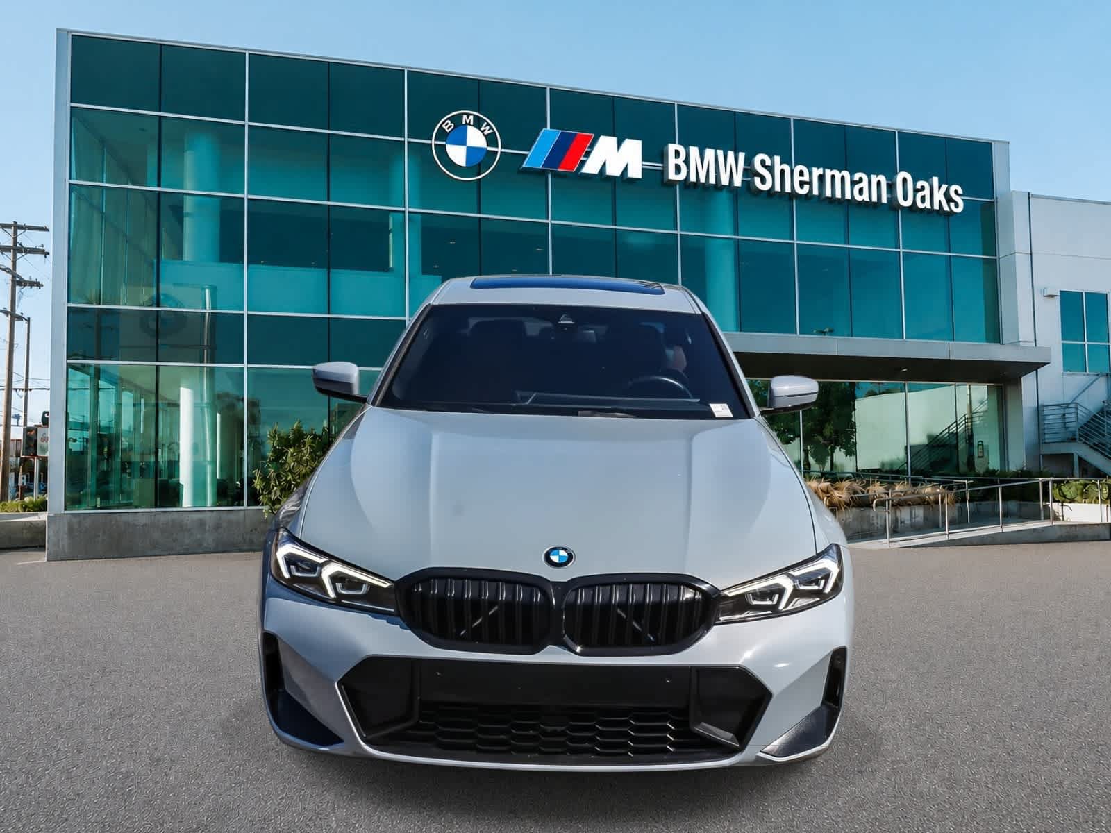 Used 2023 BMW 330i Sedan w/ M Sport Package RWD image 2