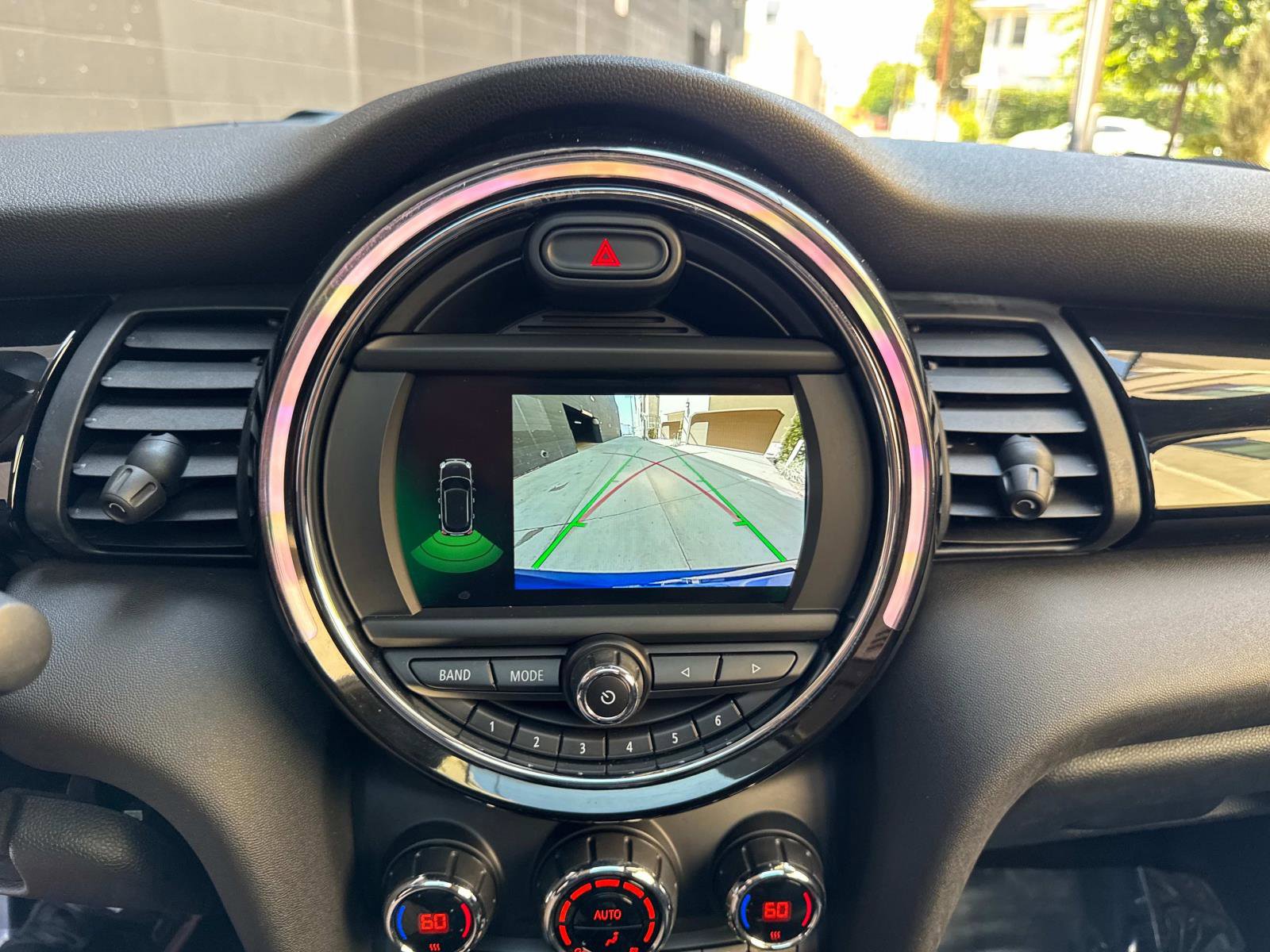 Used 2019 MINI Cooper 4-Door Hardtop w/ Signature Upholstery Package image 20