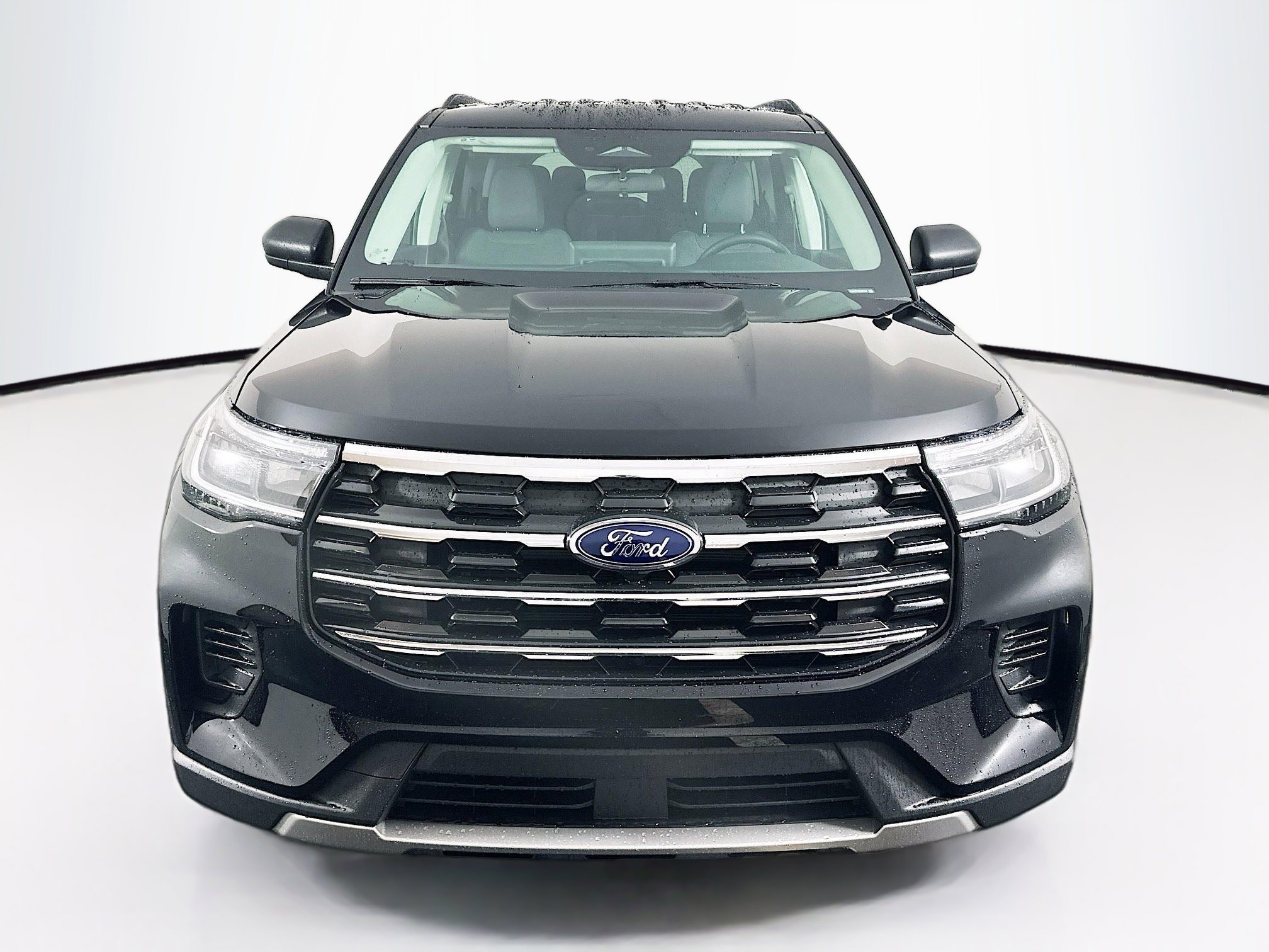 Used 2025 Ford Explorer Active image 2