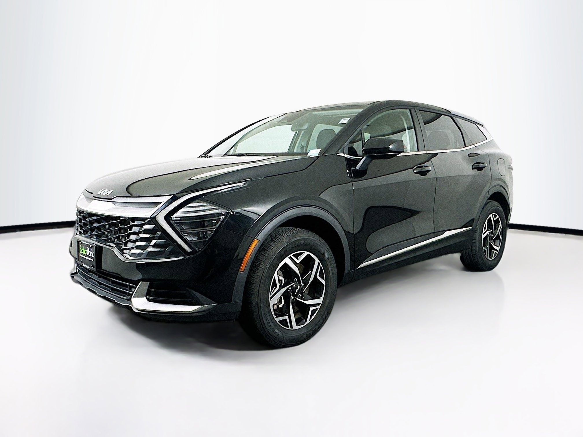 Used 2024 Kia Sportage LX image 3