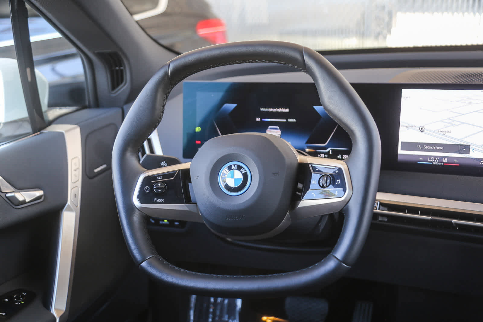 Used 2025 BMW iX xDrive50 image 12