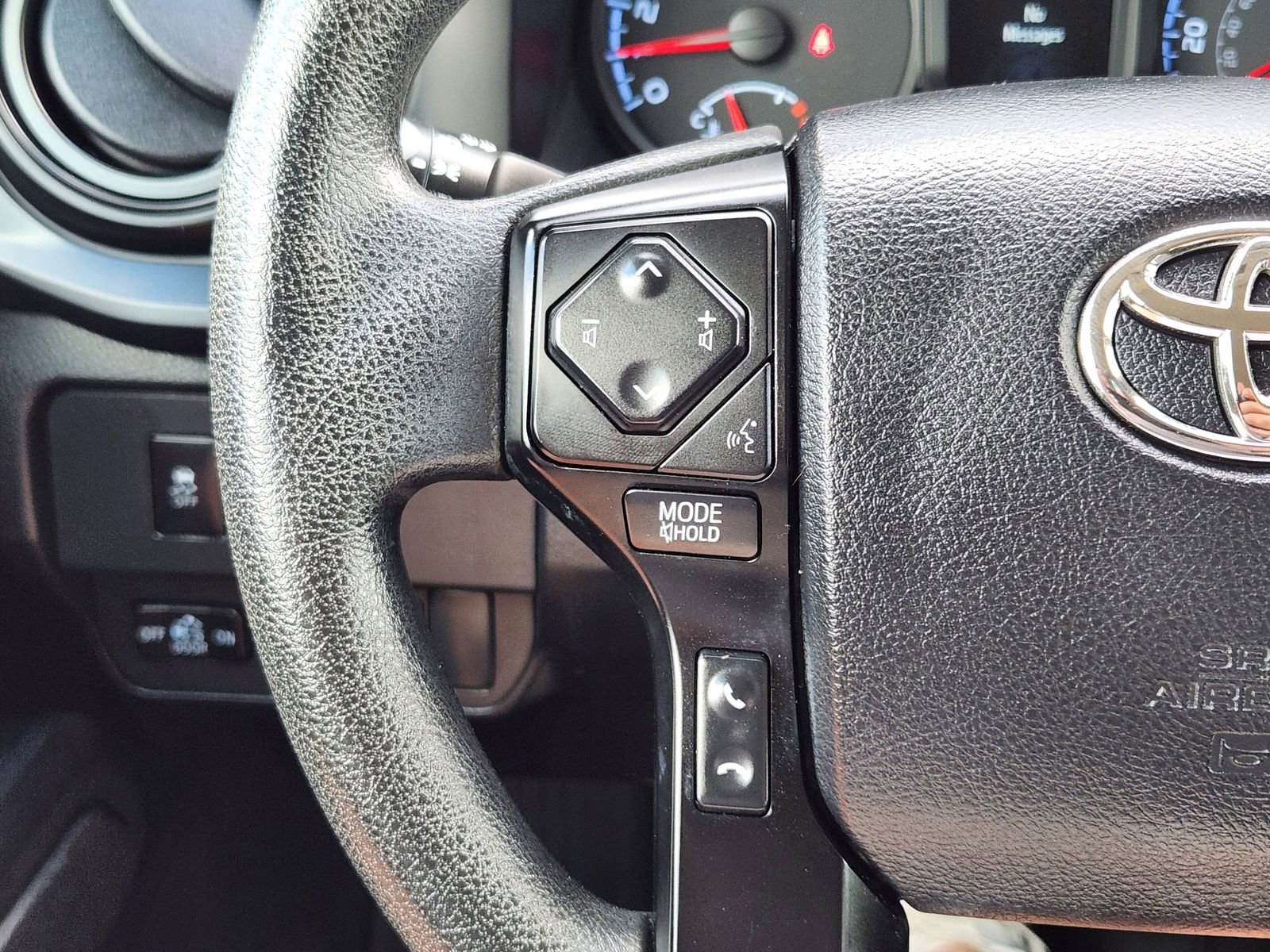 Used 2023 Toyota Tacoma SR image 33