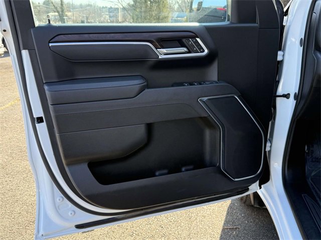 Certified 2025 GMC Sierra 1500 SLT image 8