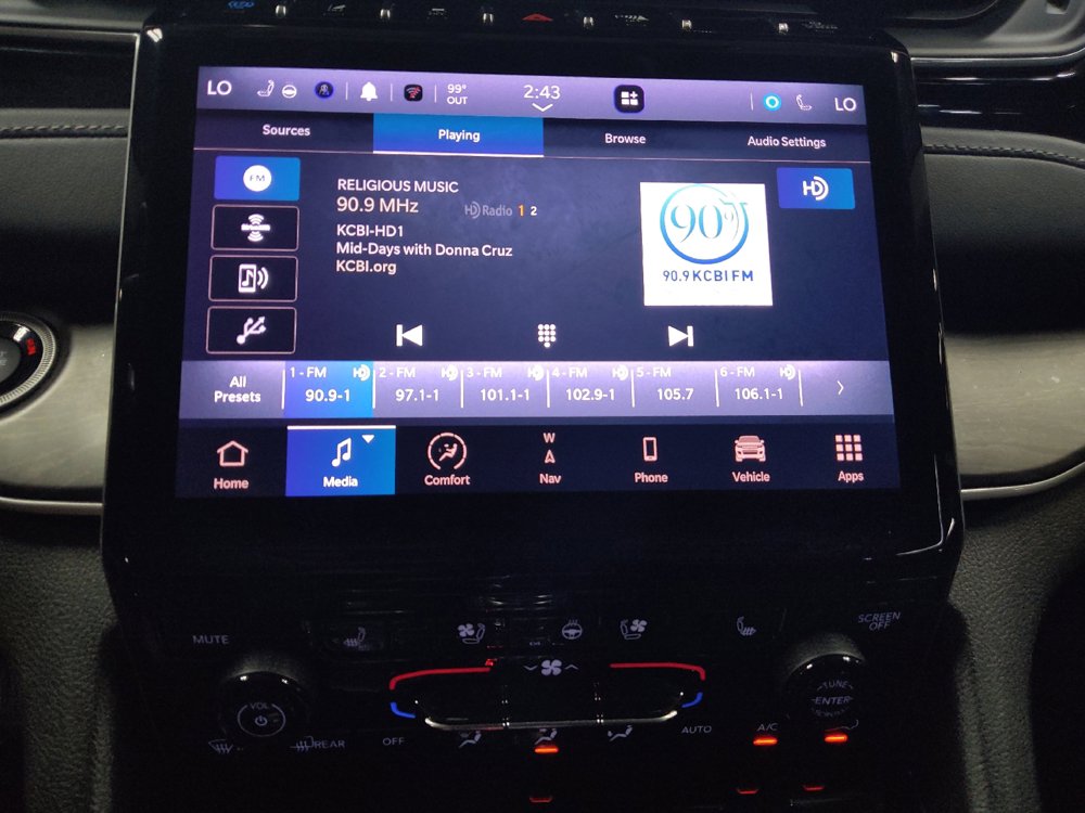 Used 2023 Jeep Grand Cherokee 4WD 4xe w/ Luxury Tech Group II image 25