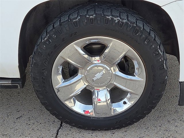 Used 2015 Chevrolet Suburban LTZ image 9