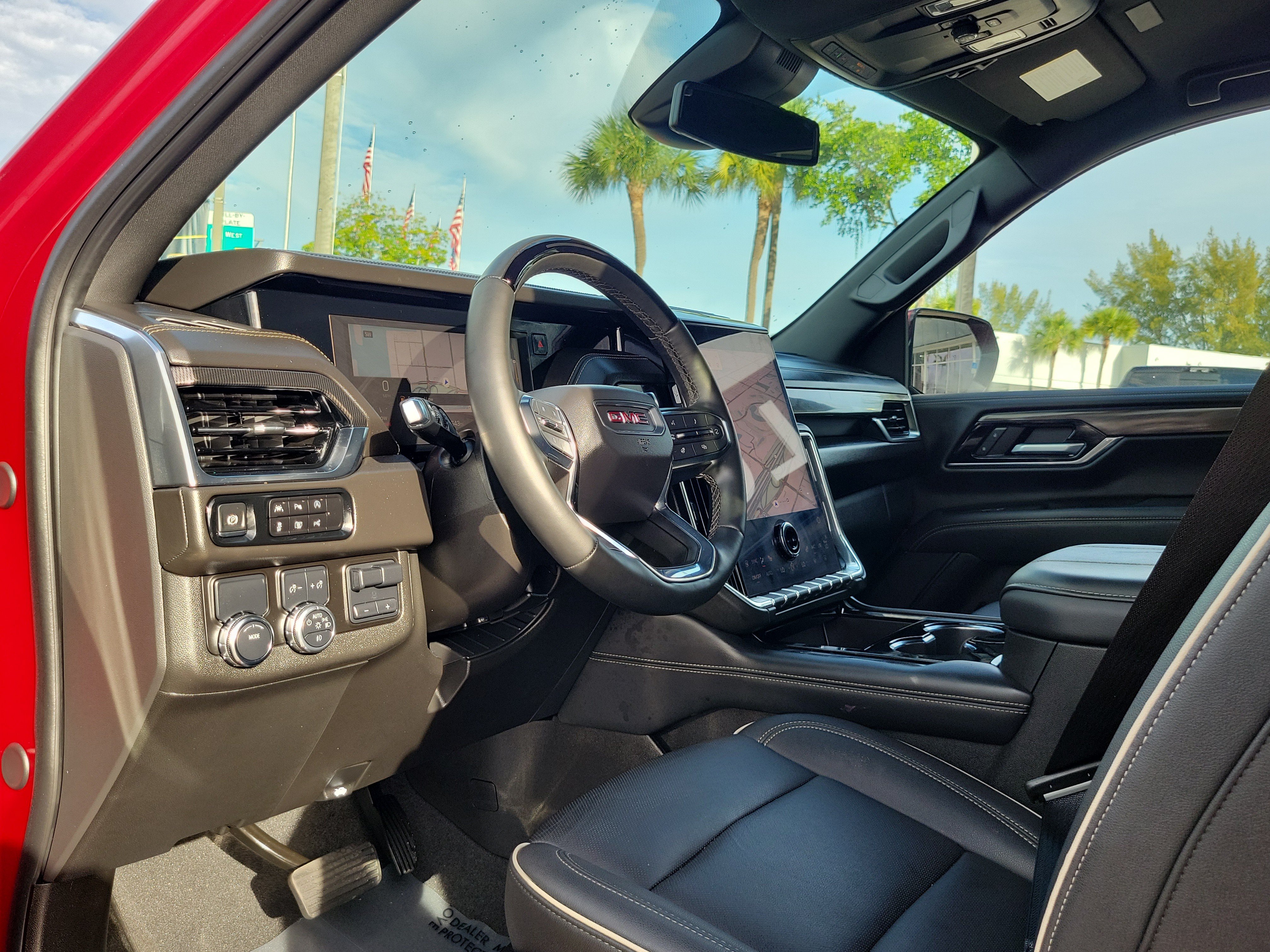 Used 2025 GMC Yukon Elevation RWD image 9