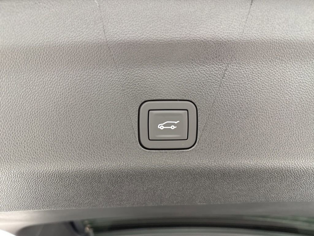 New 2025 Chevrolet Suburban High Country image 15