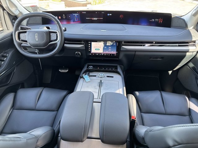 New 2026 Lincoln Navigator L Reserve AWD/4WD image 25