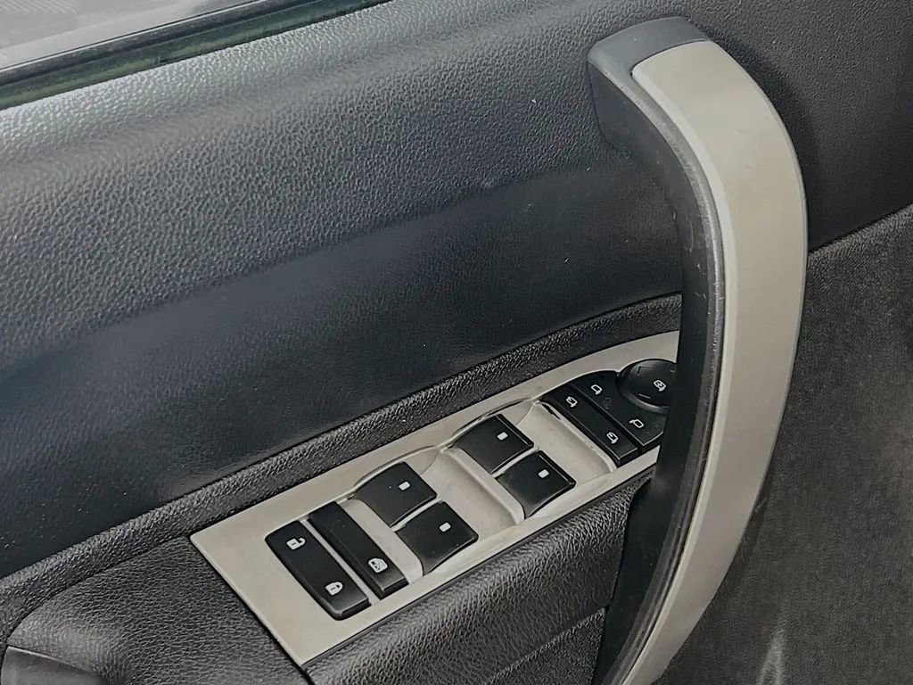 Used 2010 Chevrolet Silverado 1500 LT image 17