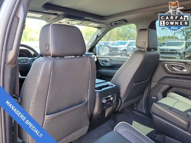 Certified 2023 GMC Yukon SLT w/ SLT Luxury Package AWD/4WD image 16