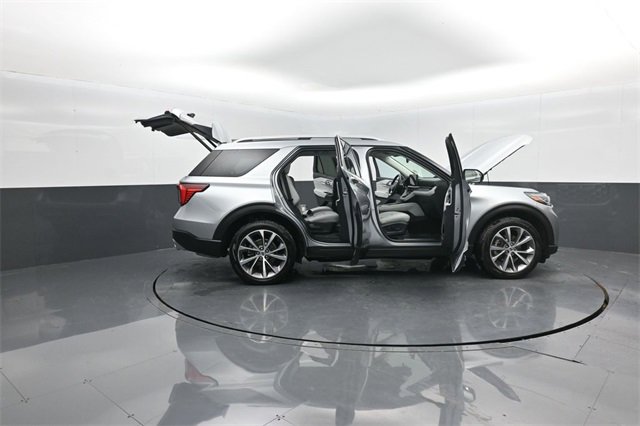 Certified 2025 Ford Explorer Platinum w/ Ultimate Package image 37