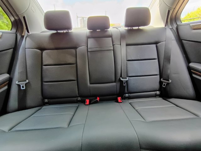 Used 2010 Mercedes-Benz E 350 Sedan image 59