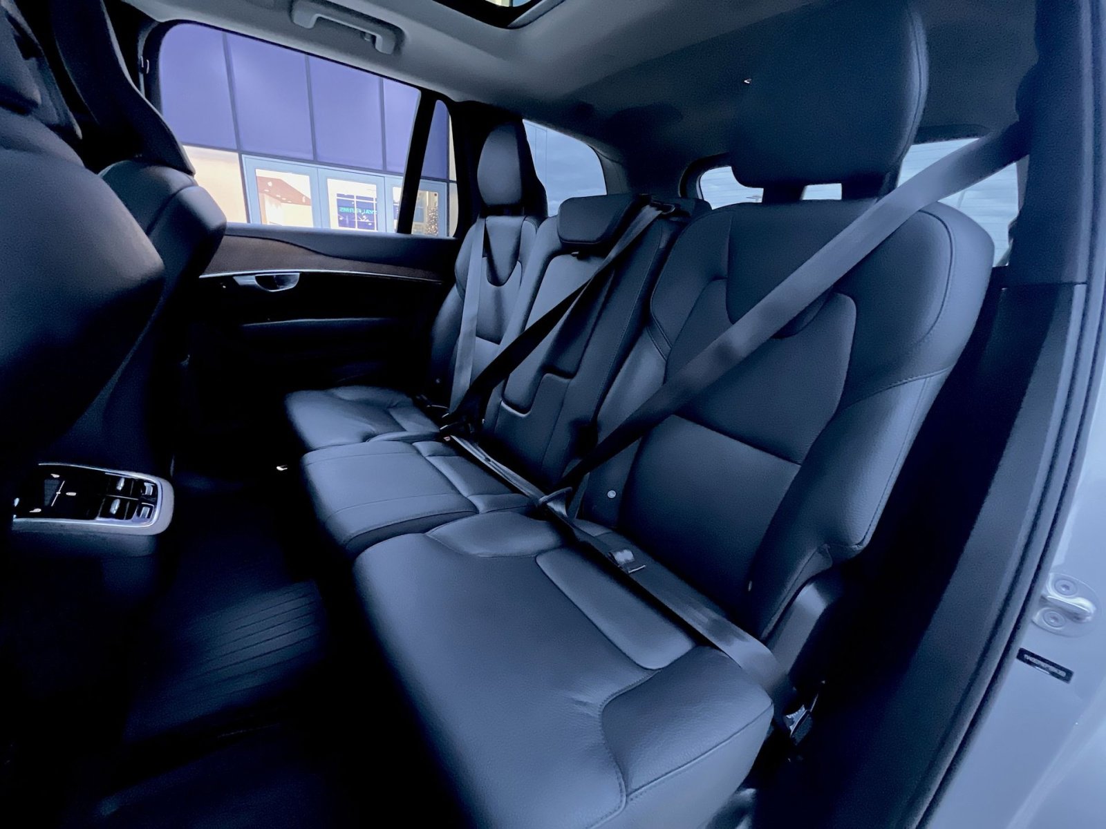 Certified 2023 Volvo XC90 B6 Plus image 25