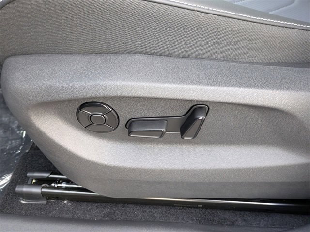 New 2025 Volkswagen Tiguan SE image 20