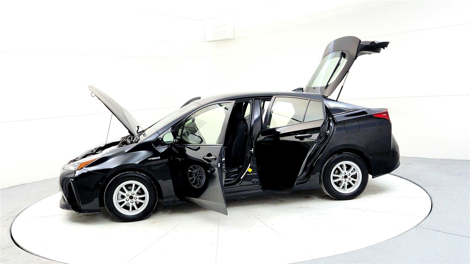 Certified 2019 Toyota Prius LE image 10