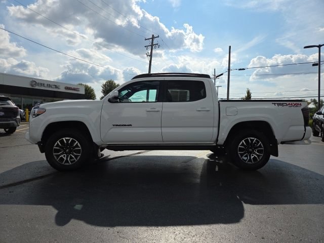 Used 2022 Toyota Tacoma TRD Sport AWD/4WD image 4