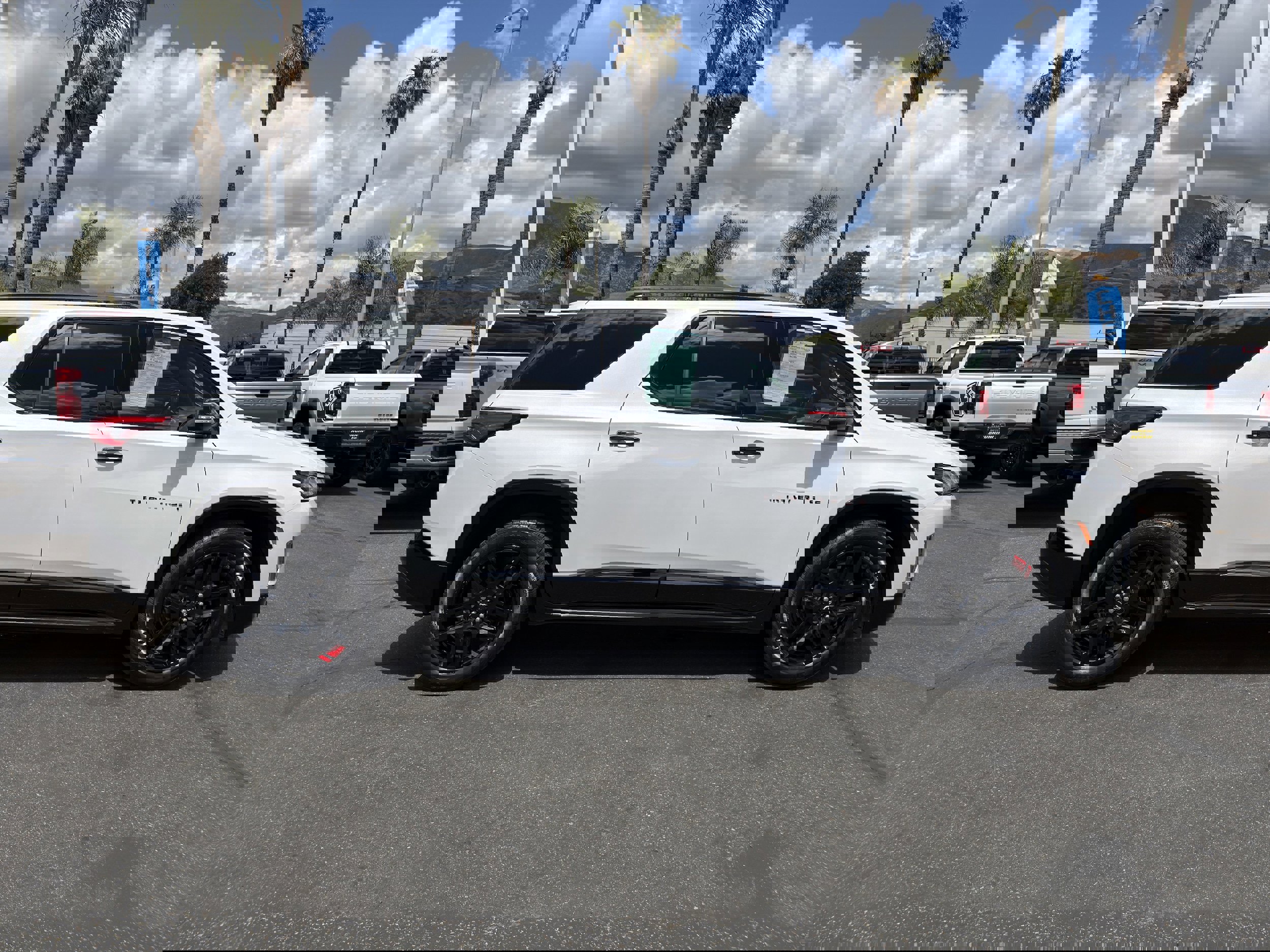 Used 2022 Chevrolet Traverse Premier w/ Redline Edition AWD/4WD image 10