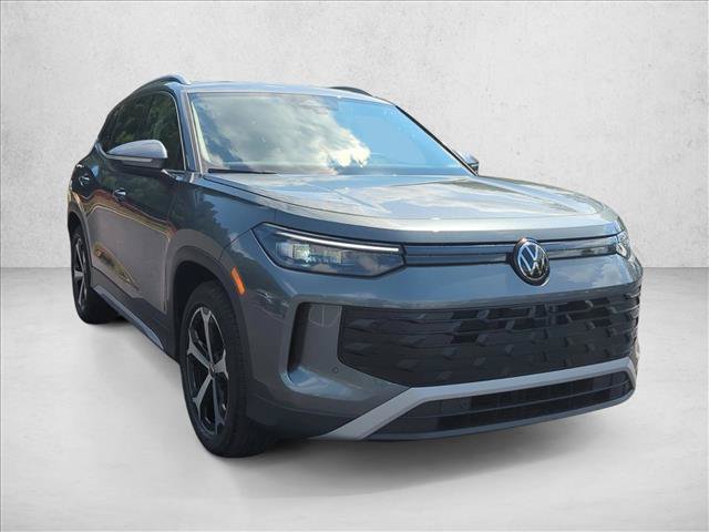 New 2026 Volkswagen Tiguan SE FWD image 3