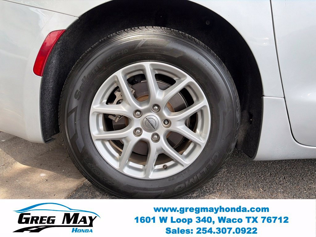 Used 2023 Chrysler Voyager LX FWD image 10