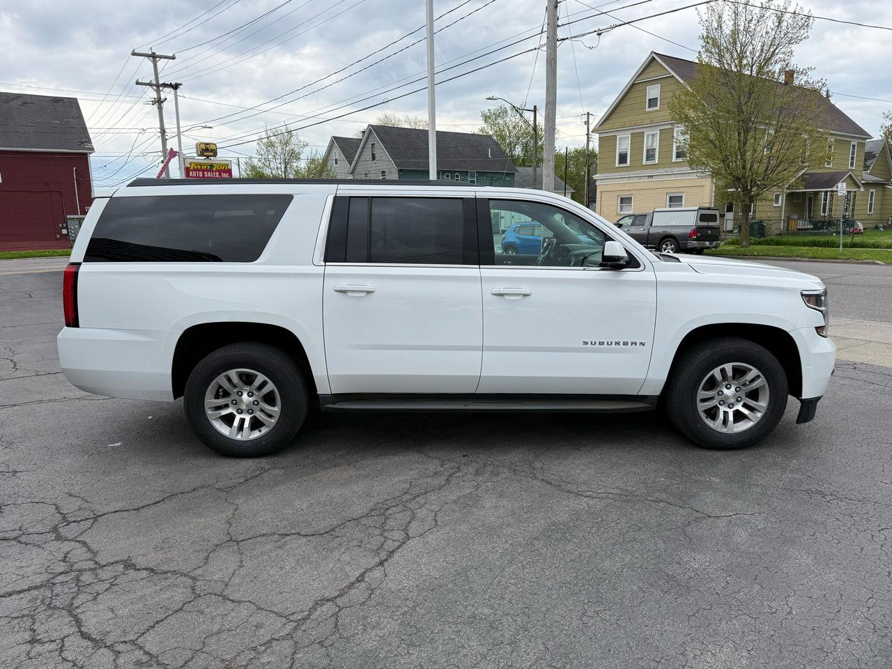 Used 2017 Chevrolet Suburban LS w/ Max Trailering Package AWD/4WD image 4