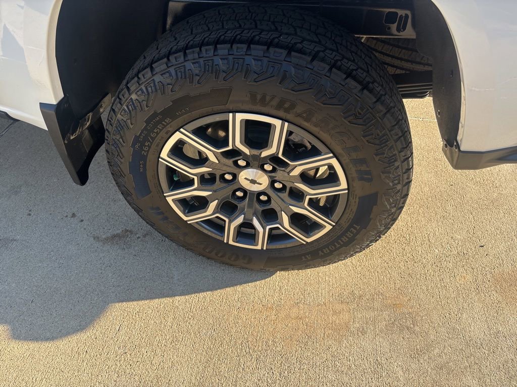 Used 2025 Chevrolet Colorado Z71 w/ Technology Package image 24