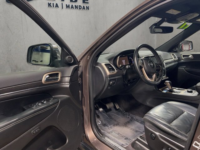 Used 2017 Jeep Grand Cherokee Limited AWD/4WD image 11